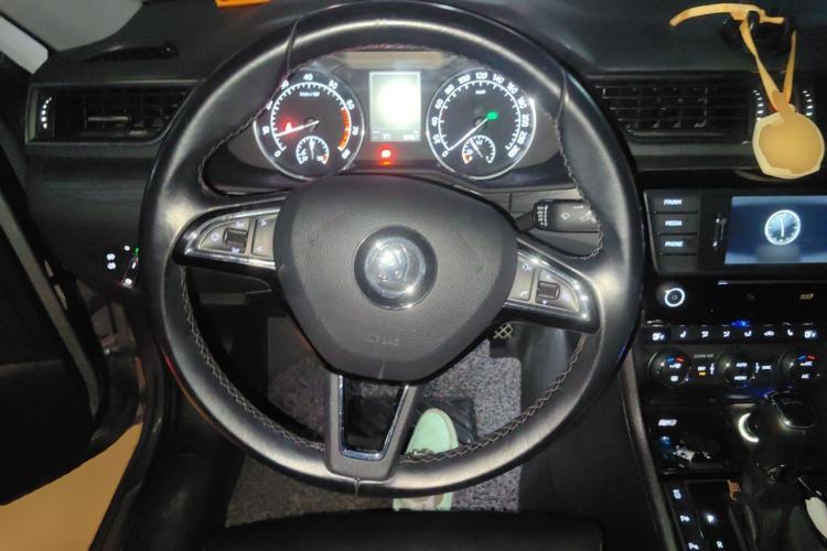 Used Skoda Superb 2016 TSI330 DSG Smart Drive Edition Steering Wheel