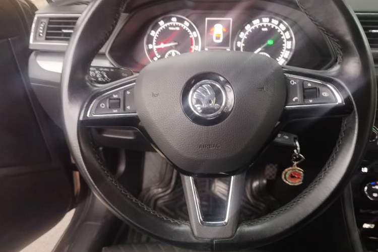 Used Skoda Superb 2016 TSI330 DSG Innovation Edition Steering Wheel