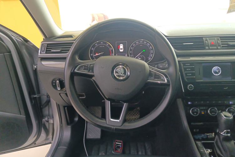 Used Skoda Superb 2016 TSI330 DSG Smart Drive Edition Steering Wheel