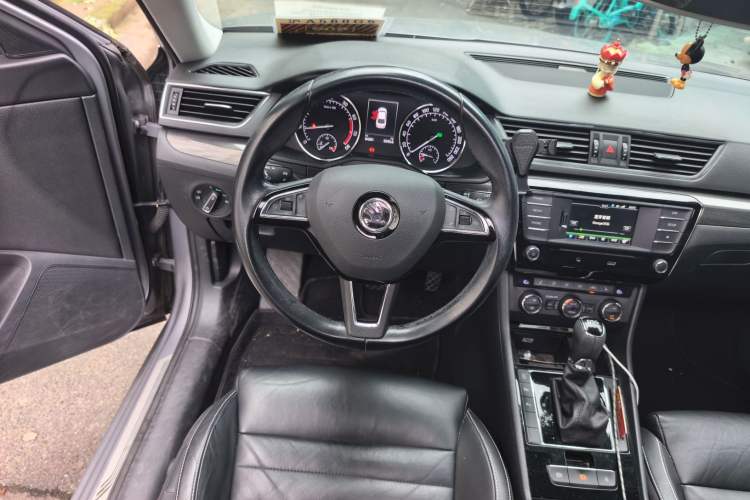 Used Skoda Superb 2016 TSI330 DSG Smart Drive Edition Steering Wheel