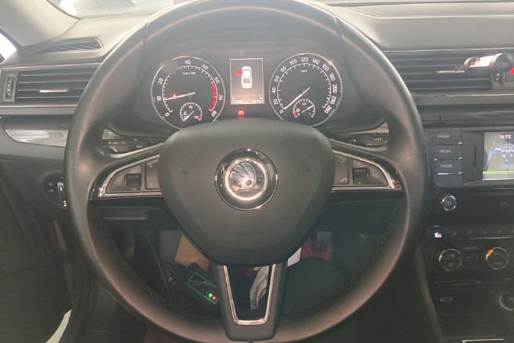 Used Skoda Superb 2016 TSI330 DSG Smart Drive Edition Steering Wheel