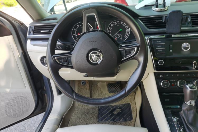 Used Skoda Superb 2016 TSI330 DSG Smart Drive Edition Steering Wheel
