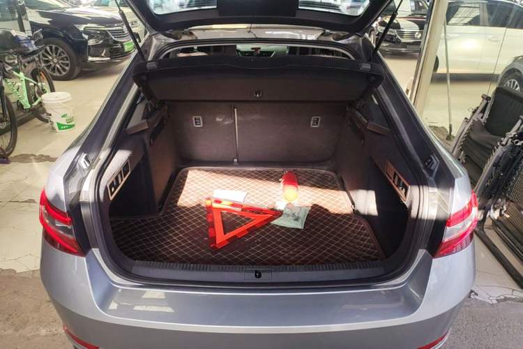Used Skoda Superb 2016 TSI330 DSG Smart Drive Edition Trunk