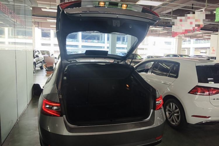 Used Skoda Superb 2016 TSI330 DSG Smart Drive Edition Trunk