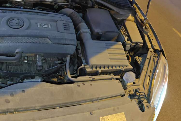 Used Skoda Superb 2016 TSI330 DSG Innovation Edition Engine Bay Left