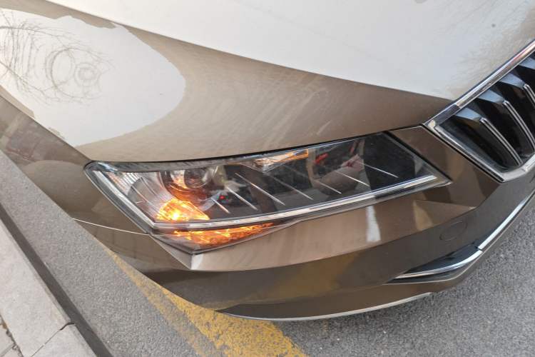 Used Skoda Superb 2016 TSI330 DSG Innovation Edition Right Front Headlight