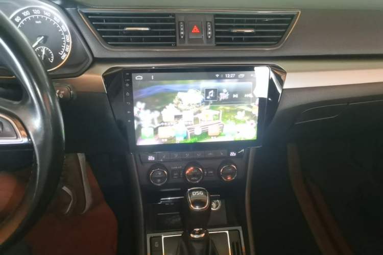 Used Skoda Superb 2016 TSI280 DSG Innovation Edition Audio And AC Panel