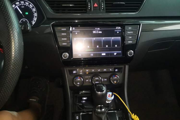 Used Skoda Superb 2016 TSI280 DSG Champion Edition Audio And AC Panel