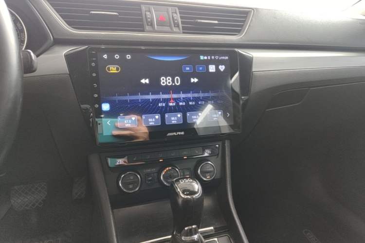 Used Skoda Superb 2016 TSI280 DSG Innovation Edition Audio And AC Panel