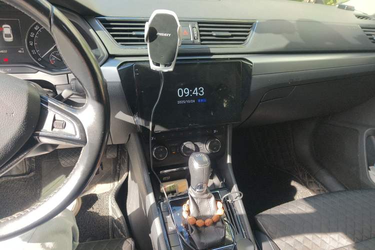 Used Skoda Superb 2016 TSI280 DSG Innovation Edition Audio And AC Panel