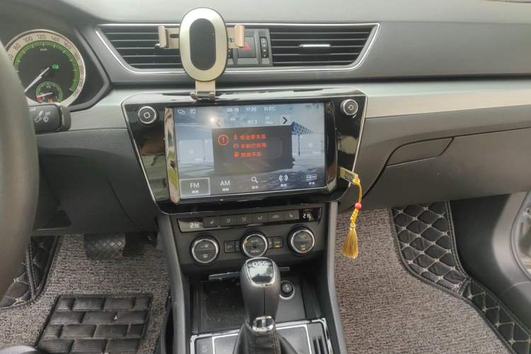 Used Skoda Superb 2016 TSI280 DSG Innovation Edition Audio And AC Panel