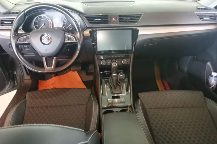 Used Skoda Superb 2016 TSI280 DSG Innovation Edition Center Console