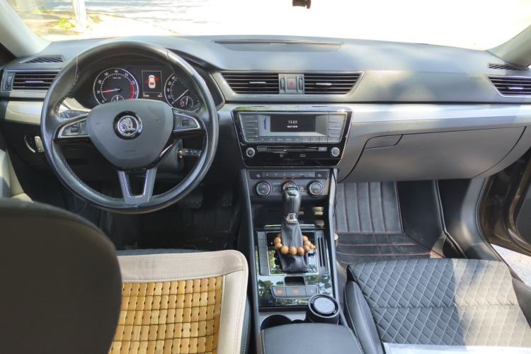 Used Skoda Superb 2016 TSI280 DSG Innovation Edition Center Console