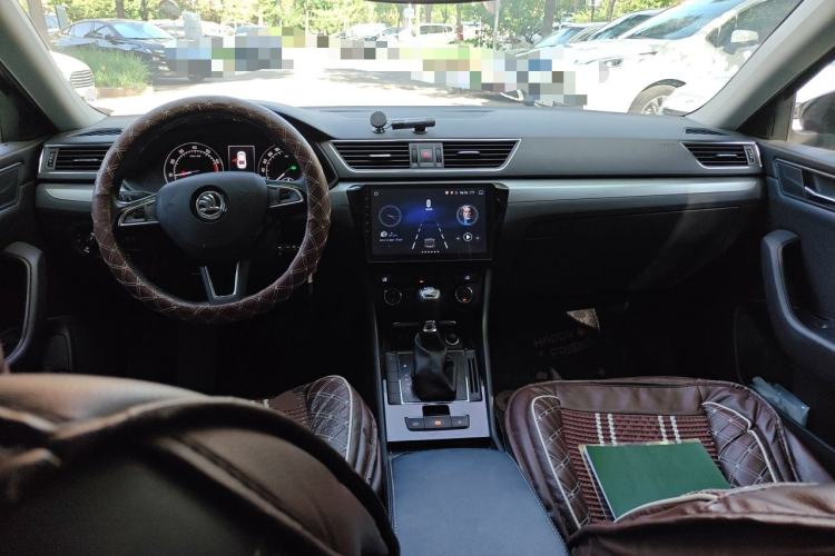 Used Skoda Superb 2016 TSI280 DSG Innovation Edition Center Console