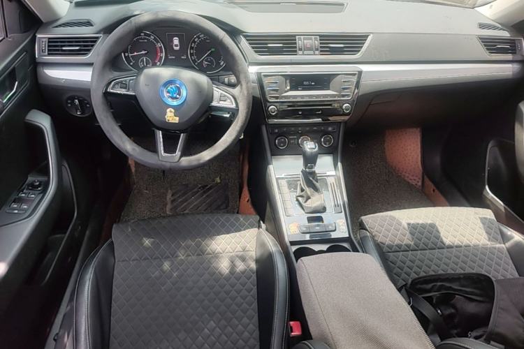 Used Skoda Superb 2016 TSI330 DSG Innovation Edition Center Console