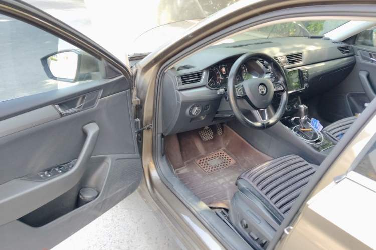 Used Skoda Superb 2016 TSI280 DSG Innovation Edition Driver Seat
