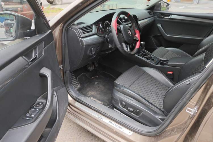 Used Skoda Superb 2016 TSI330 DSG Innovation Edition Driver Seat