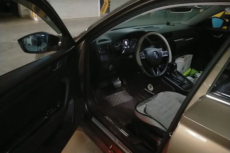 Used Skoda Superb 2016 TSI330 DSG Smart Drive Edition Driver Seat