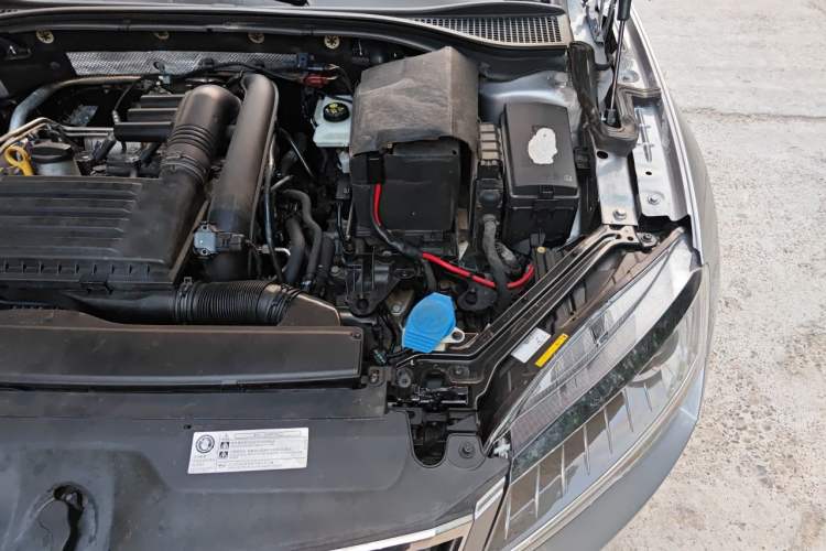 Used Skoda Superb 2016 TSI280 DSG Innovation Edition Engine Bay Left