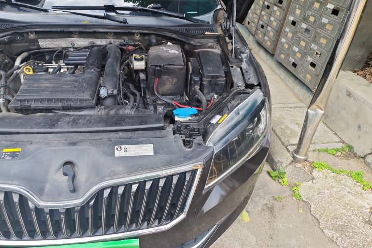 Used Skoda Superb 2016 TSI280 DSG Innovation Edition Engine Bay Left