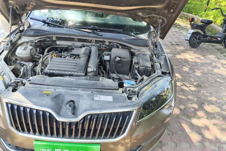 Used Skoda Superb 2016 TSI280 DSG Innovation Edition Engine Bay Left
