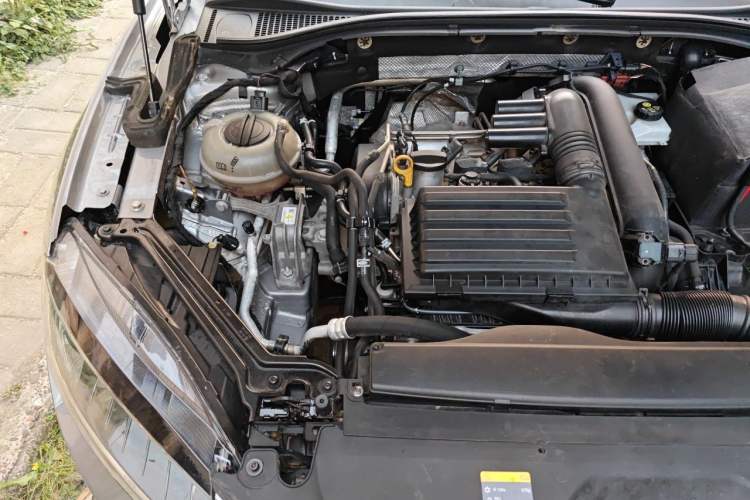 Used Skoda Superb 2016 TSI280 DSG Innovation Edition Engine Bay Right