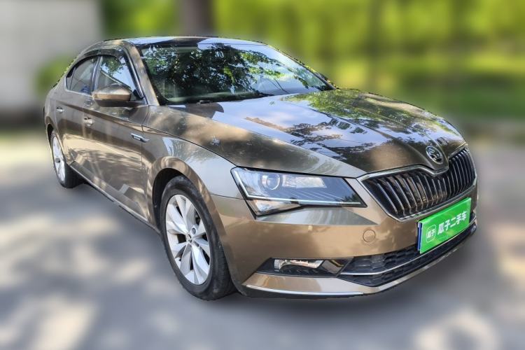 Used Skoda Superb 2016 TSI280 DSG Innovation Edition Front Right 45 Deg