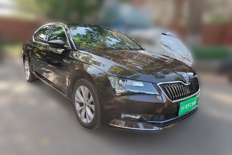 Used Skoda Superb 2016 TSI280 DSG Innovation Edition Front Right 45 Deg
