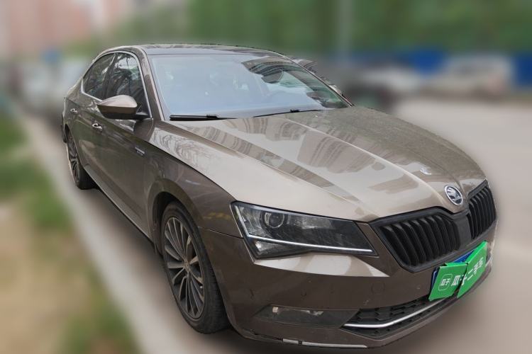 Used Skoda Superb 2016 TSI330 DSG Innovation Edition Front Right 45 Deg