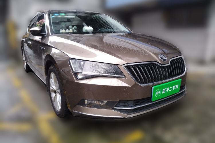 Used Skoda Superb 2016 TSI280 DSG Innovation Edition Front Right 45 Deg