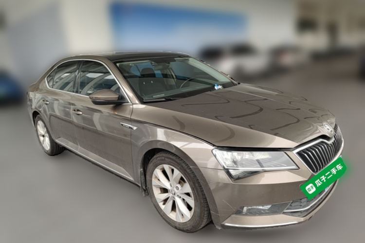 Used Skoda Superb 2016 TSI280 DSG Innovation Edition Front Right 45 Deg