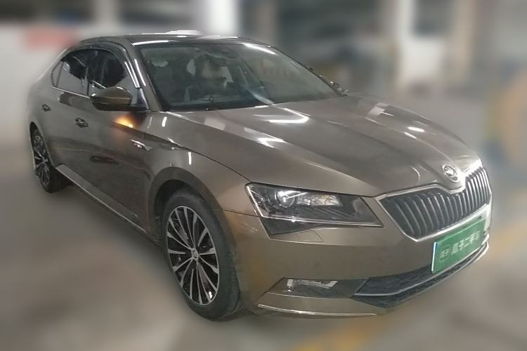 Used Skoda Superb 2016 TSI330 DSG Smart Drive Edition Front Right 45 Deg