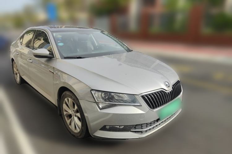 Used Skoda Superb 2016 TSI280 DSG Innovation Edition Front Right 45 Deg