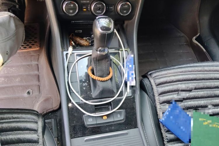 Used Skoda Superb 2016 TSI280 DSG Innovation Edition Gear Lever