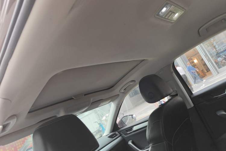 Used Skoda Superb 2016 TSI330 DSG Innovation Edition Headliner