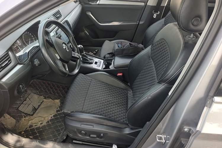 Used Skoda Superb 2016 TSI280 DSG Innovation Edition Left Front Seat