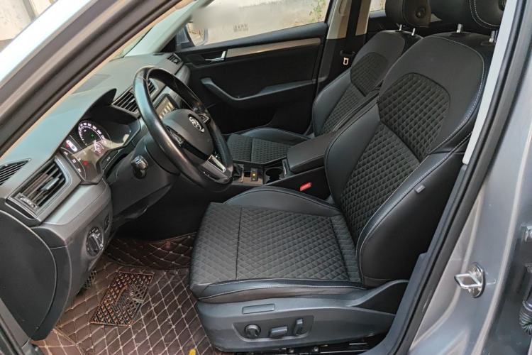Used Skoda Superb 2016 TSI280 DSG Innovation Edition Left Front Seat