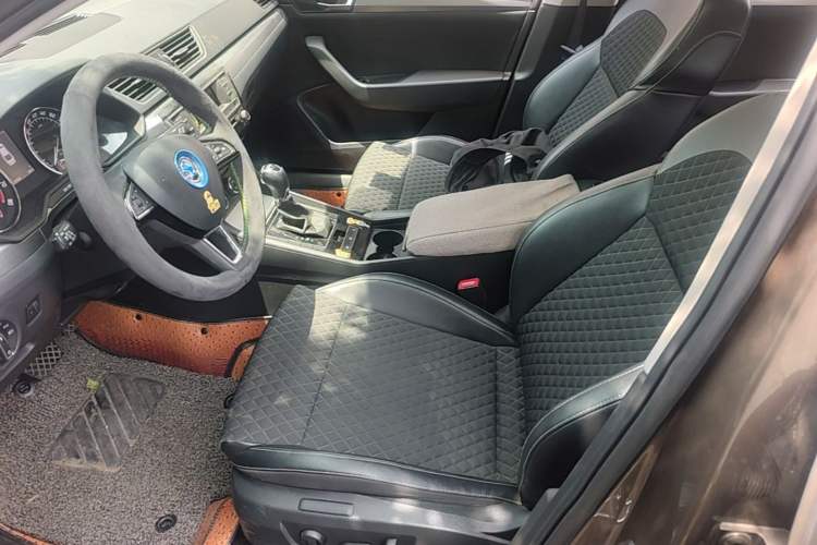 Used Skoda Superb 2016 TSI330 DSG Innovation Edition Left Front Seat
