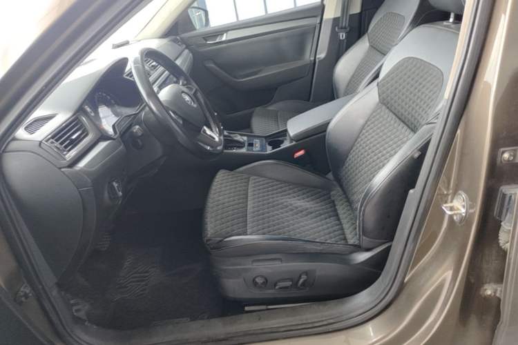 Used Skoda Superb 2016 TSI280 DSG Innovation Edition Left Front Seat