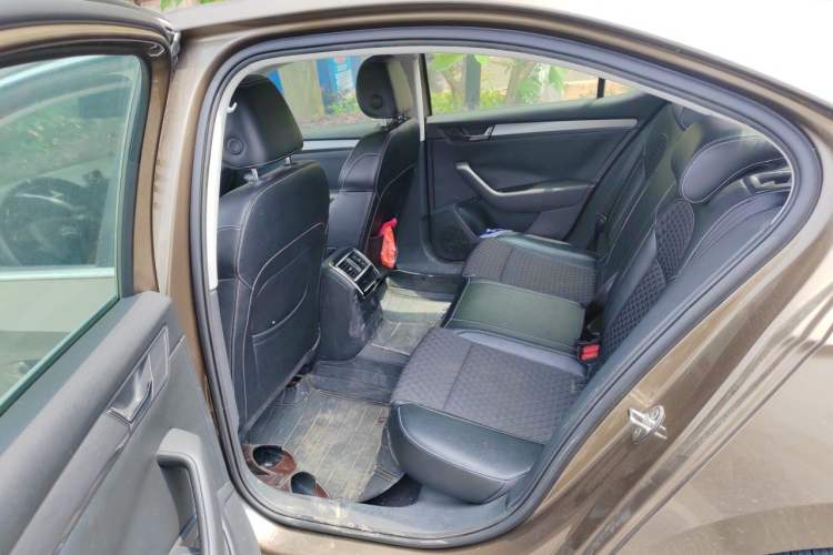 Used Skoda Superb 2016 TSI280 DSG Innovation Edition Left Rear Seat