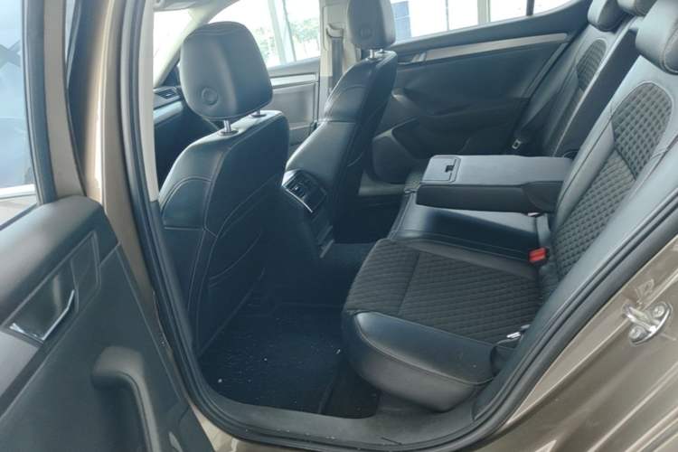 Used Skoda Superb 2016 TSI280 DSG Innovation Edition Left Rear Seat