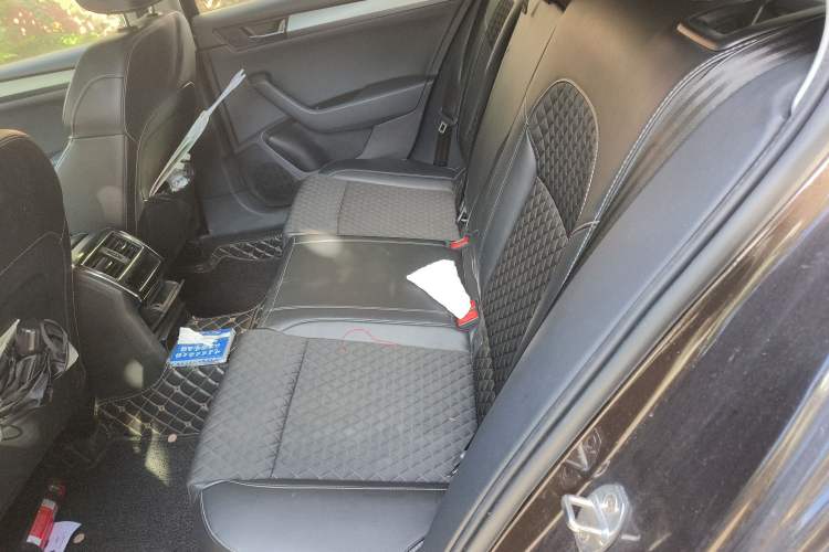 Used Skoda Superb 2016 TSI280 DSG Innovation Edition Left Rear Seat