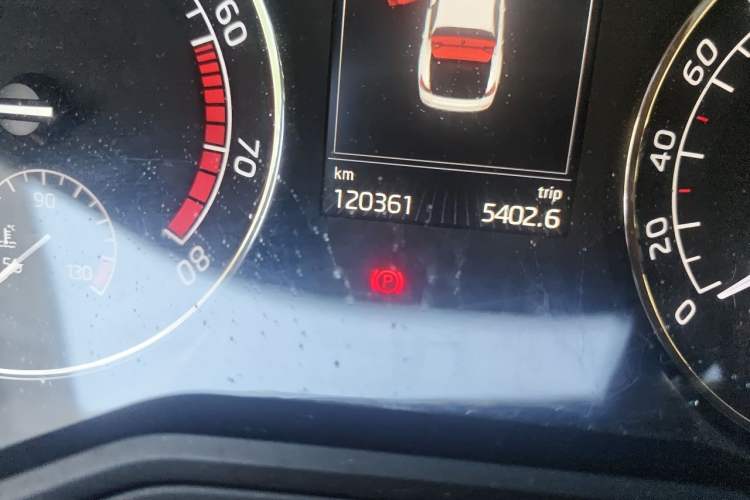 Used Skoda Superb 2016 TSI280 DSG Innovation Edition Odometer Close Up