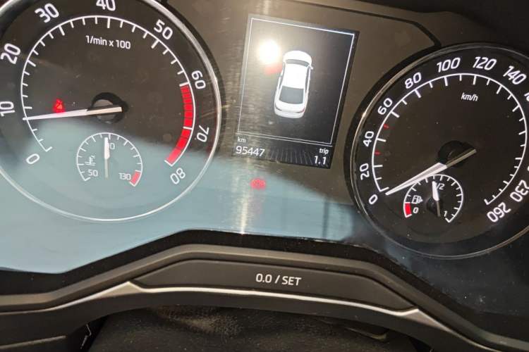 Used Skoda Superb 2016 TSI280 DSG Innovation Edition Odometer Close Up