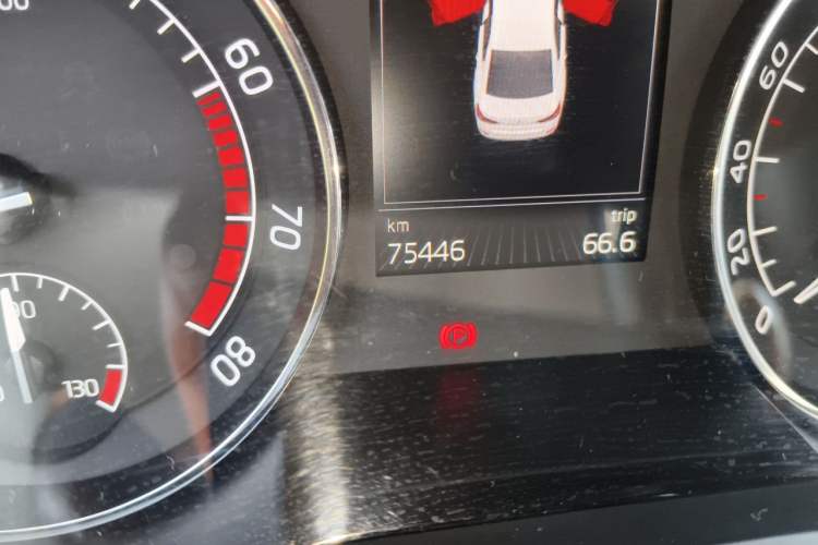 Used Skoda Superb 2016 TSI280 DSG Innovation Edition Odometer Close Up