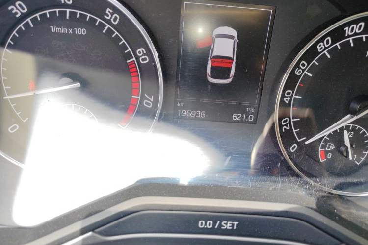 Used Skoda Superb 2016 TSI280 DSG Innovation Edition Odometer Close Up