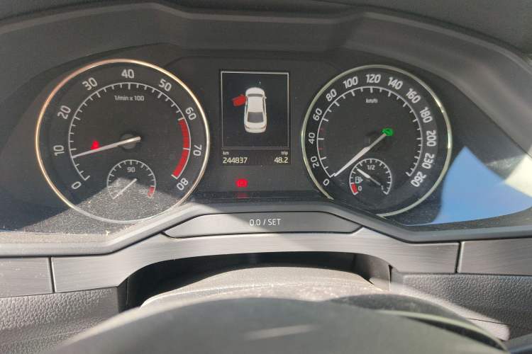 Used Skoda Superb 2016 TSI280 DSG Innovation Edition Odometer Close Up