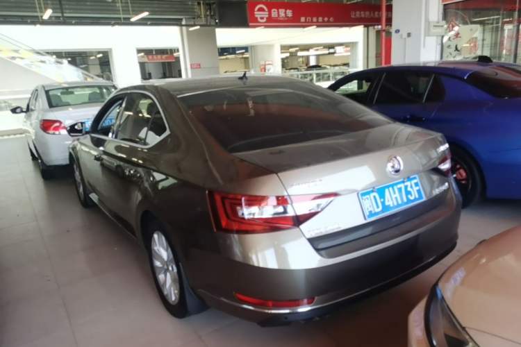 Used Skoda Superb 2016 TSI280 DSG Innovation Edition Rear Left 45 Deg