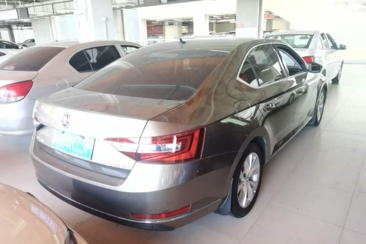 Used Skoda Superb 2016 TSI280 DSG Innovation Edition Rear Right 45 Deg