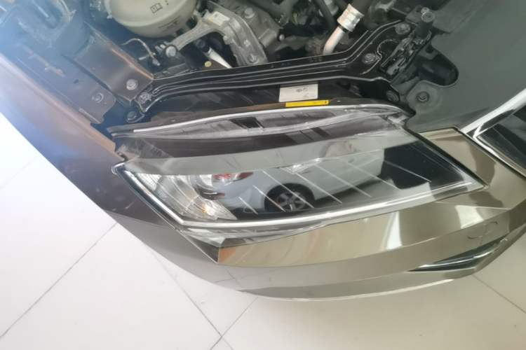 Used Skoda Superb 2016 TSI280 DSG Innovation Edition Right Front Headlight